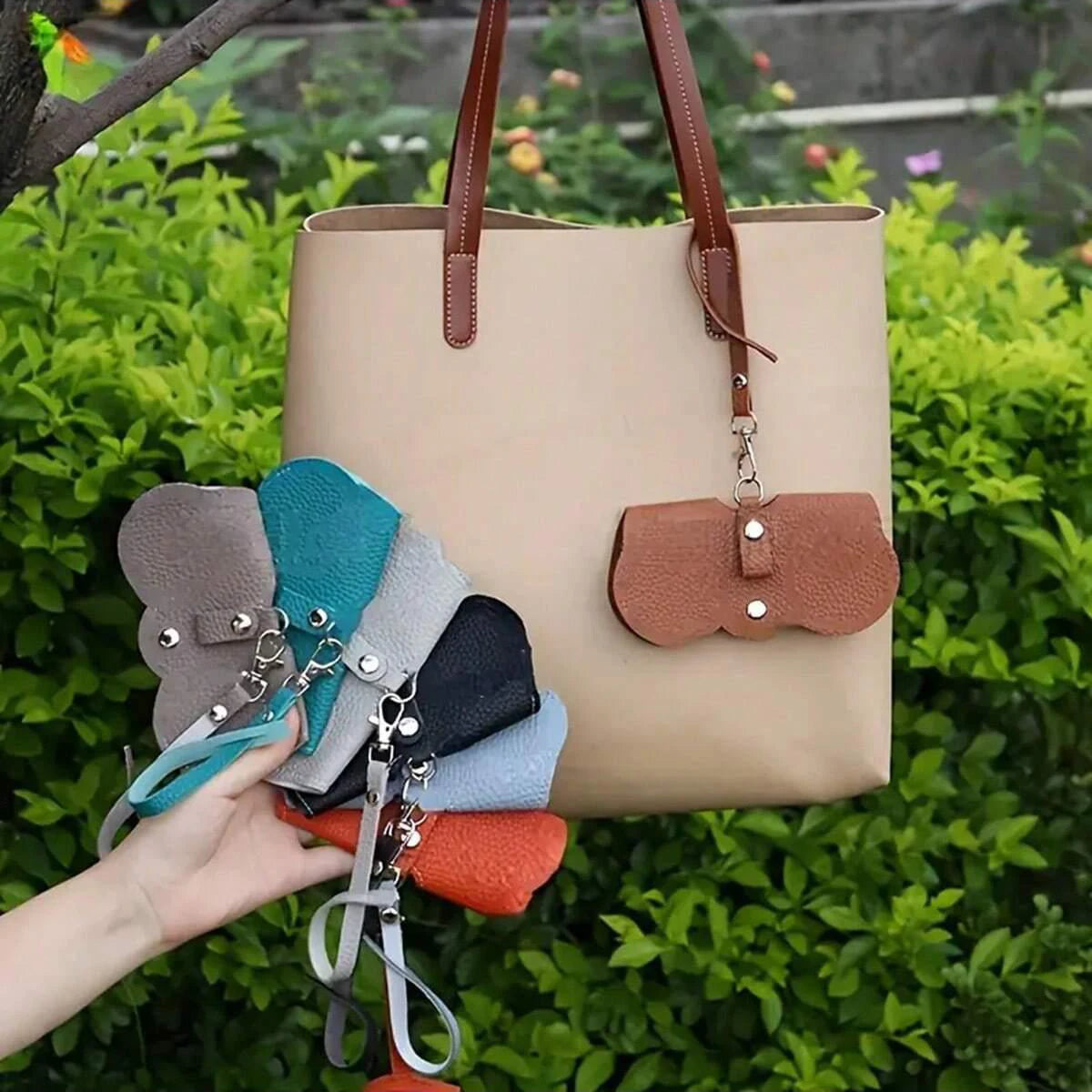 Glasses Cover - Cute Hanging PU Leather Sunglasses Reading Glasses Storage Bag Portable Travel Eyewear Holder