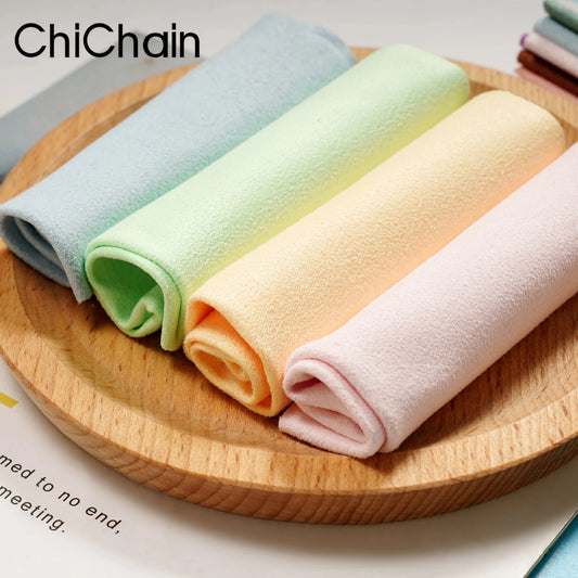 Five Eyeglass Cleaning Cloths - Microfiber adaptable for Screens, Lenses Nylon or Polaroid Glasses